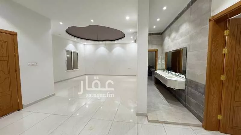 6 bedroom villa in Al Sadd 8