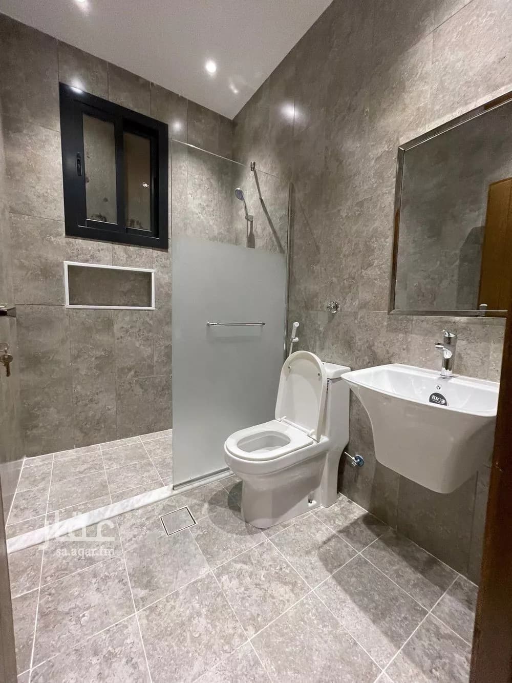 6 bedroom apartment in Al Wurud 13