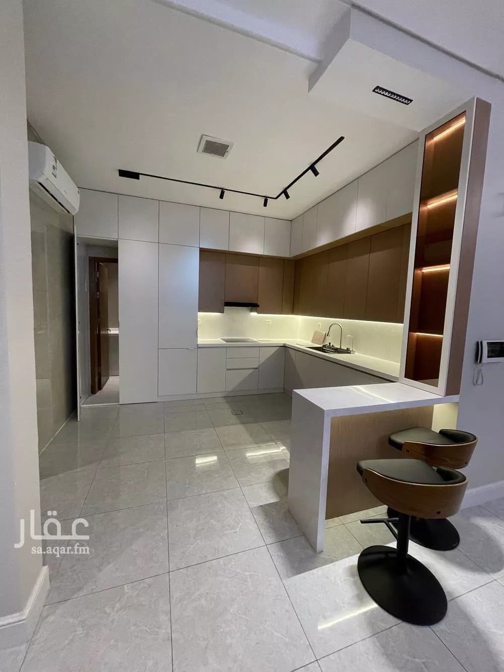 6 bedroom apartment in Al Wurud 9