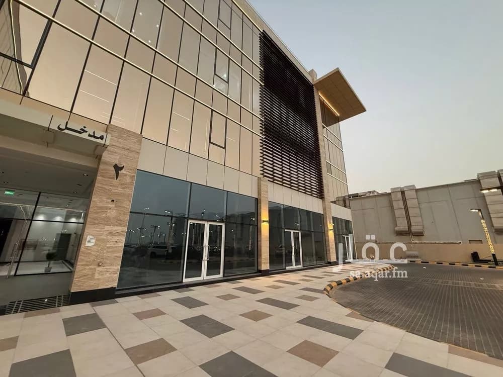 8100 sqm shop in Al Olaya 3