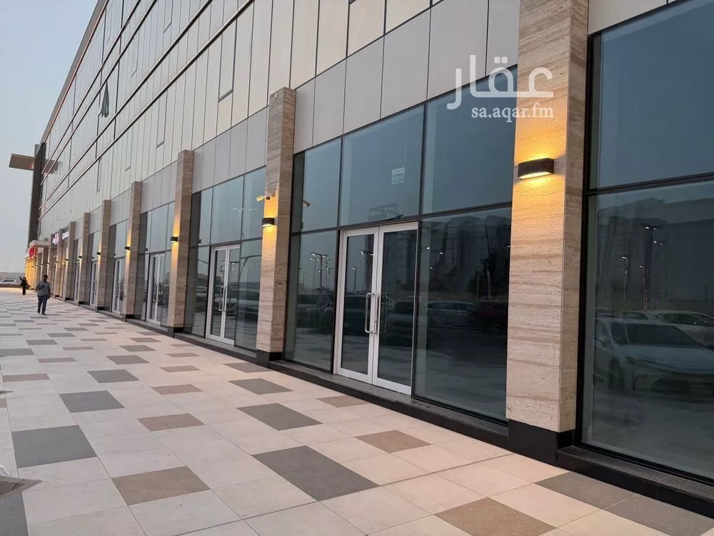 8100 sqm shop in Al Olaya 6