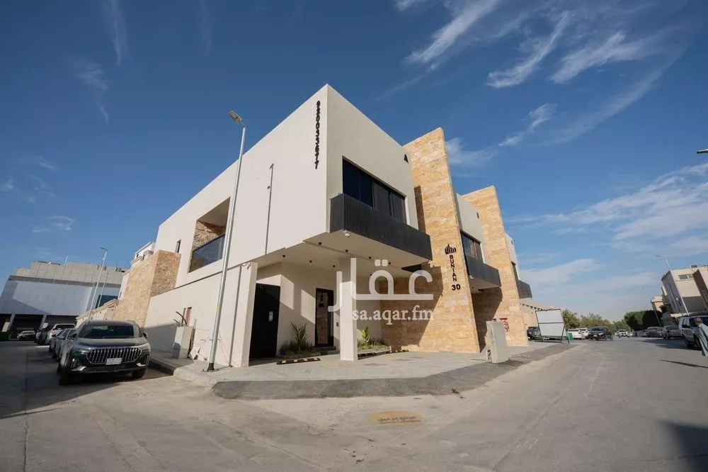 3 bedroom floor in Al Olaya 19