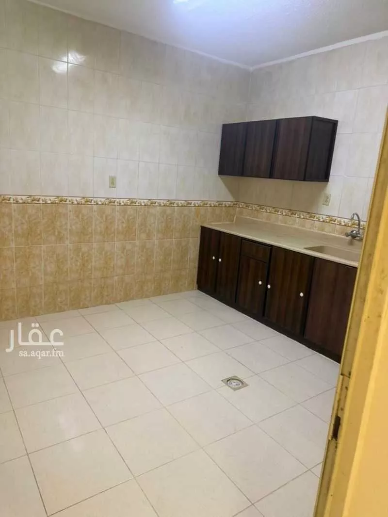 348 sqm building in Madinat Al Umal 2