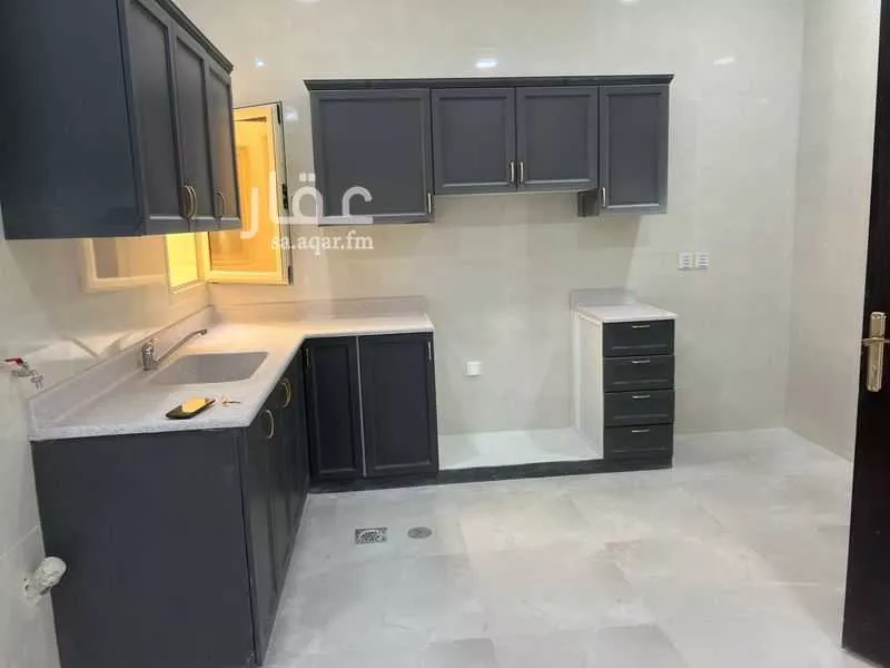 348 sqm building in Madinat Al Umal 1