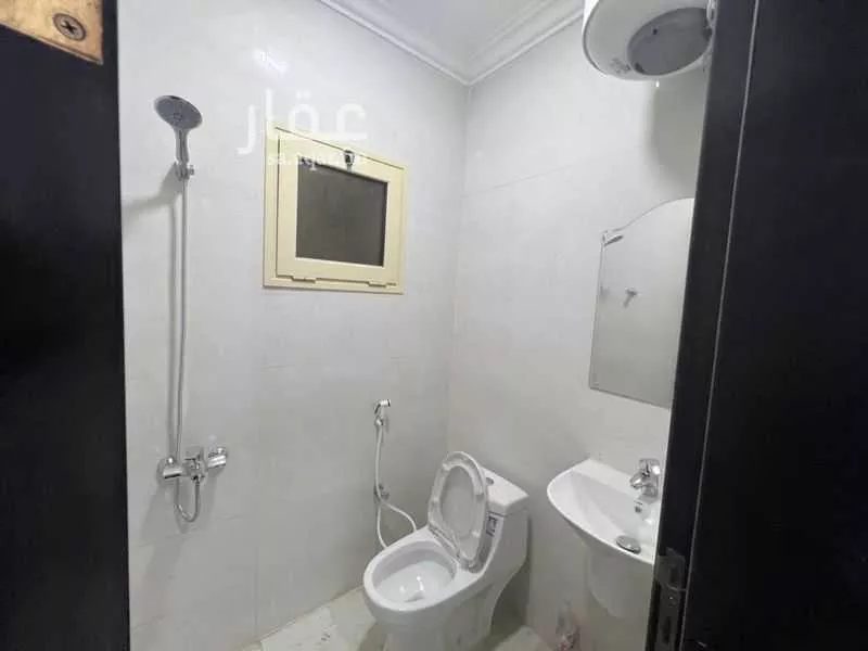 348 sqm building in Madinat Al Umal 7