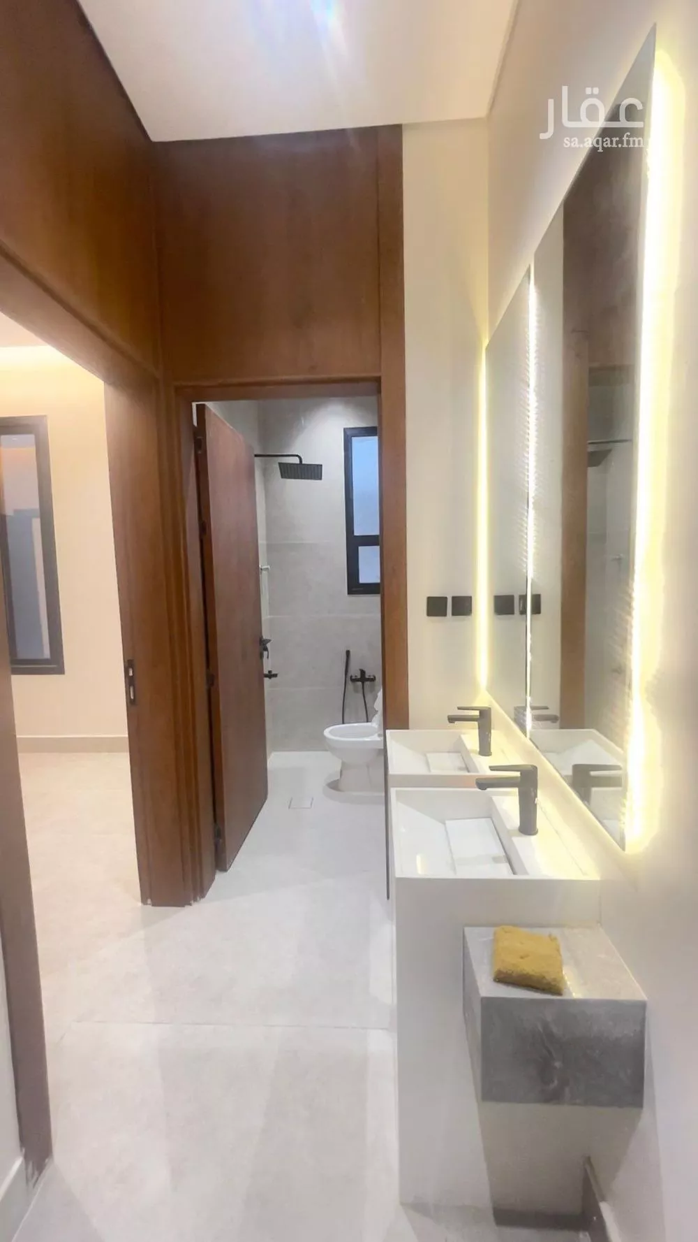 3 bedroom floor in Al Janadriyah 17