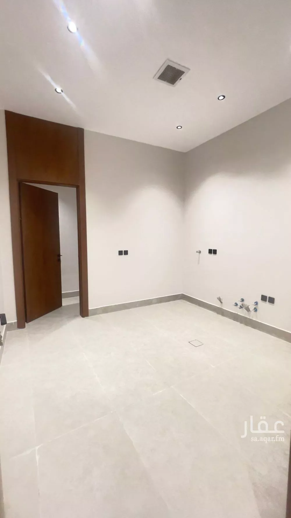 3 bedroom floor in Al Janadriyah 3