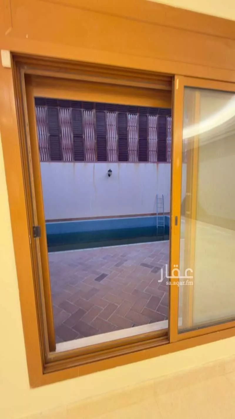 7 bedroom villa in Al Shati 1