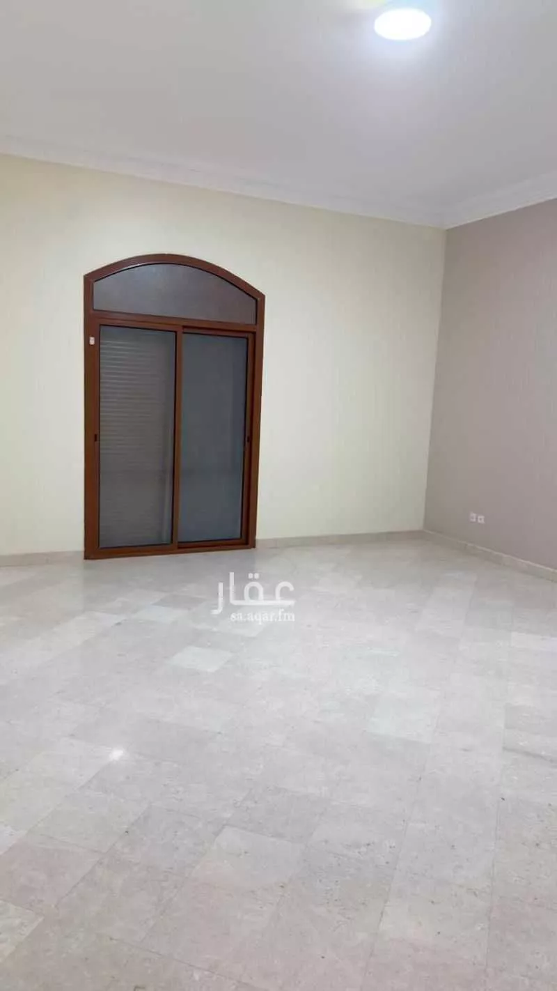 7 bedroom villa in Al Shati 12