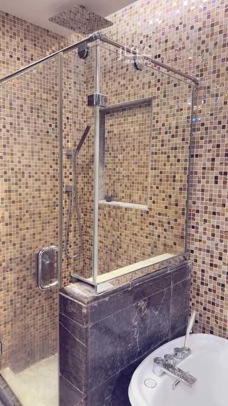 7 bedroom villa in Al Shati 17