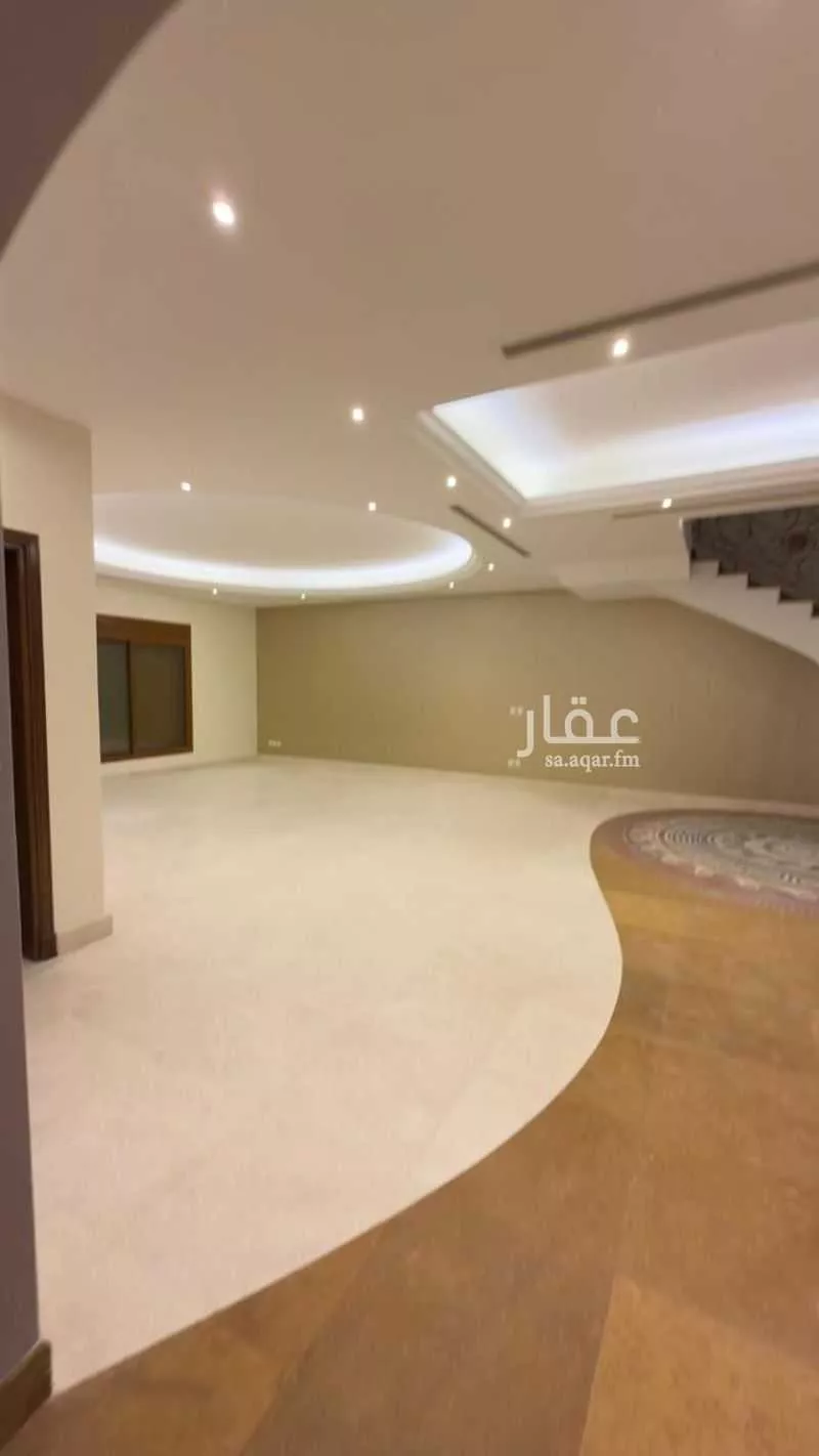 7 bedroom villa in Al Shati 22