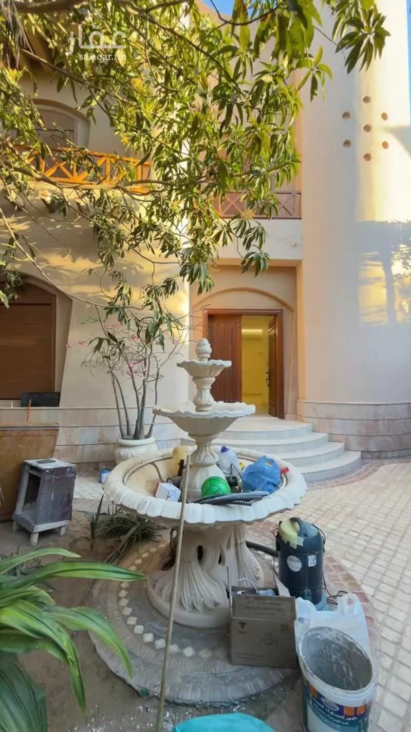 7 bedroom villa in Al Shati 28