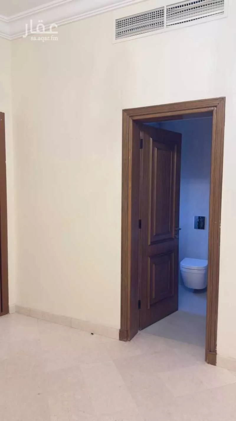 7 bedroom villa in Al Shati 7