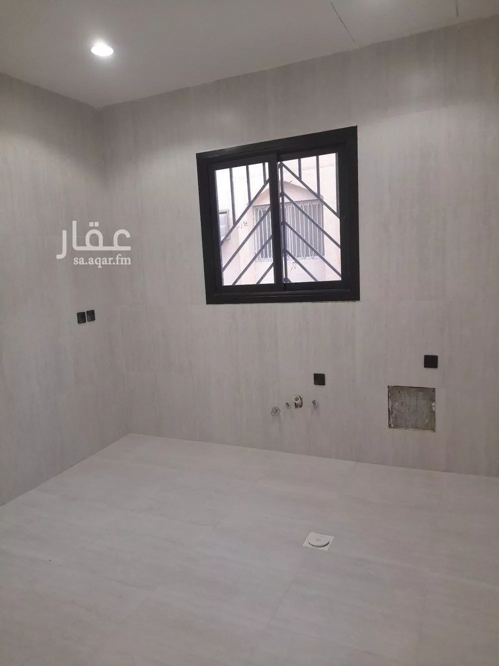 3 bedroom floor in As Suwaidi 6