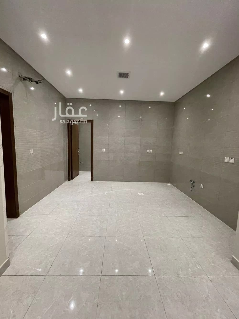 6 bedroom apartment in Al Wurud 4