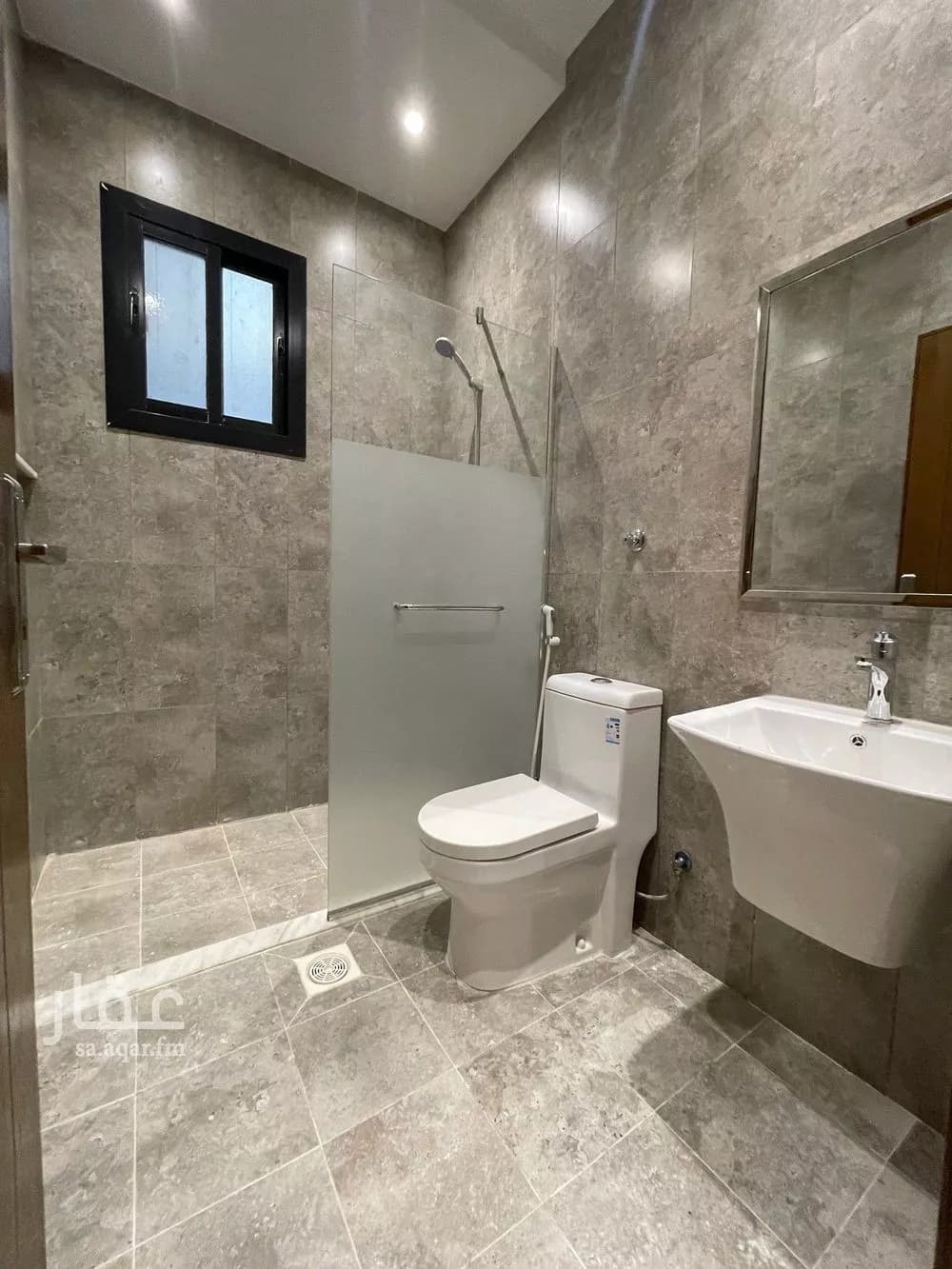 6 bedroom apartment in Al Wurud 7