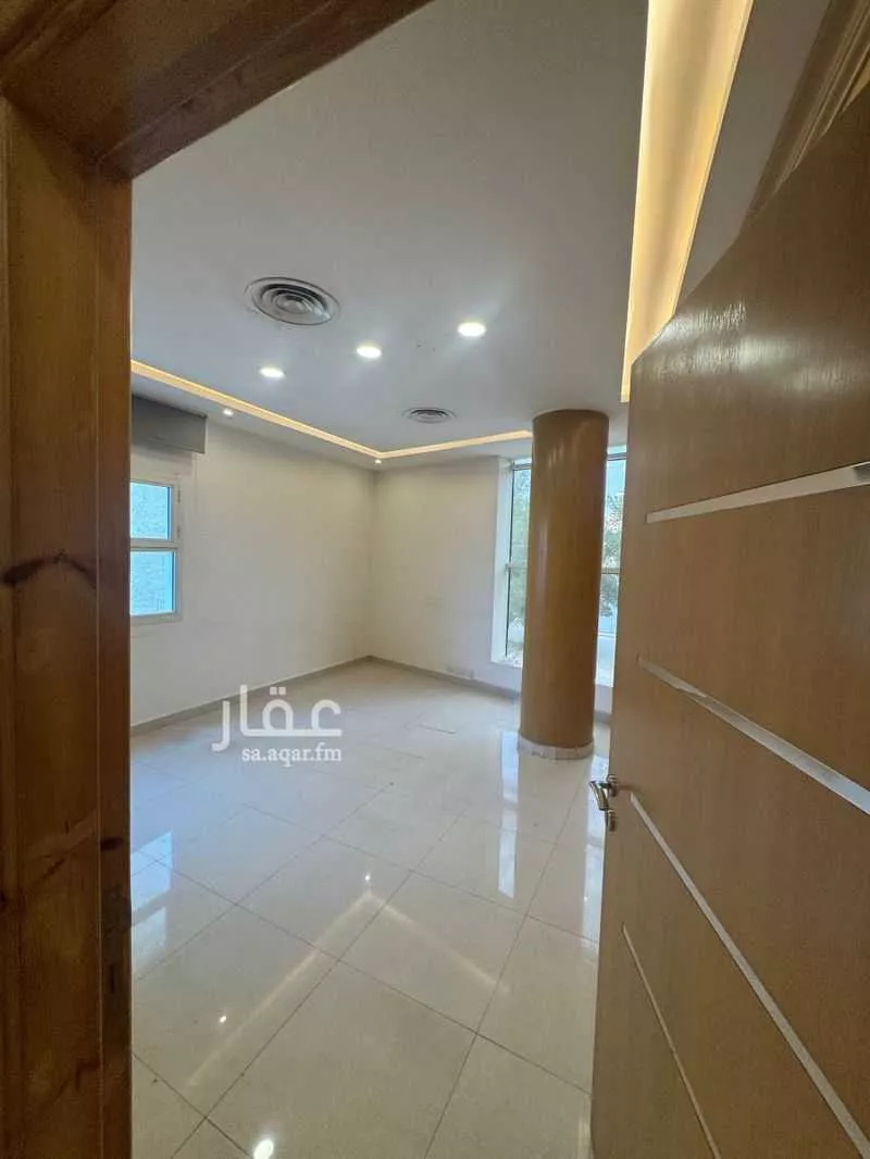 700 sqm office in Al Malaz 2