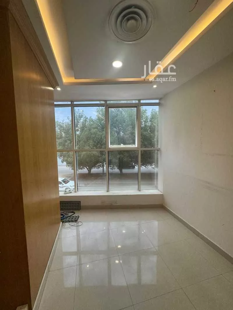 700 sqm office in Al Malaz 3