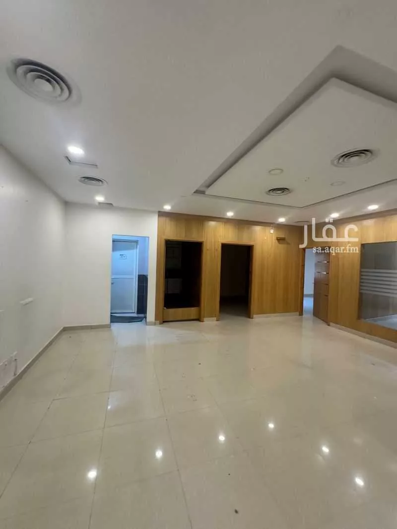 700 sqm office in Al Malaz 5