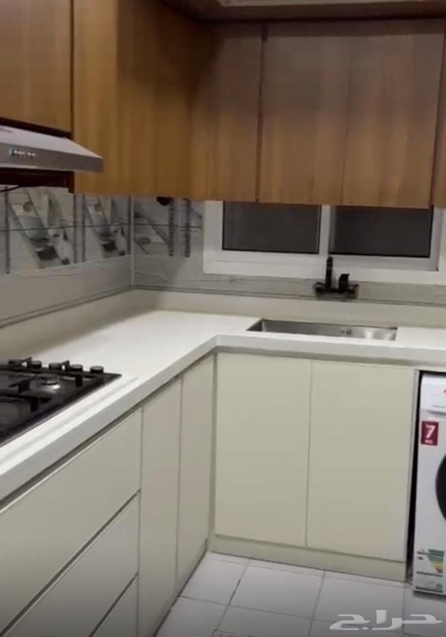 شقة 3 غرف في الرمال 4
