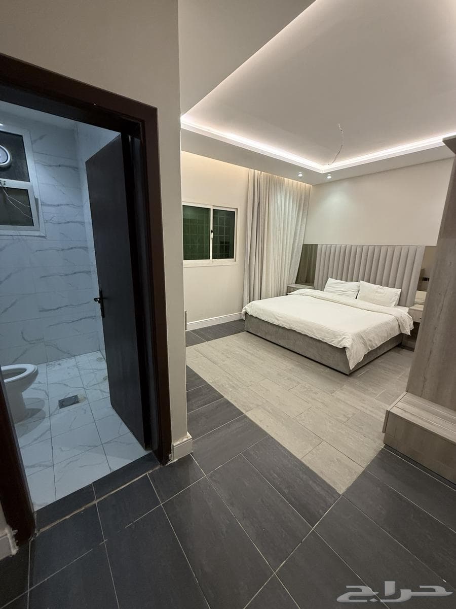 شقة 1 غرف في النخيل 4