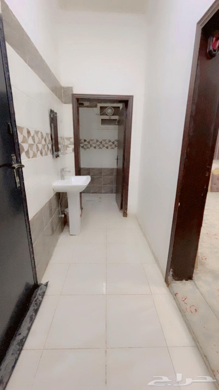 شقة 3 غرف في الرمال 5