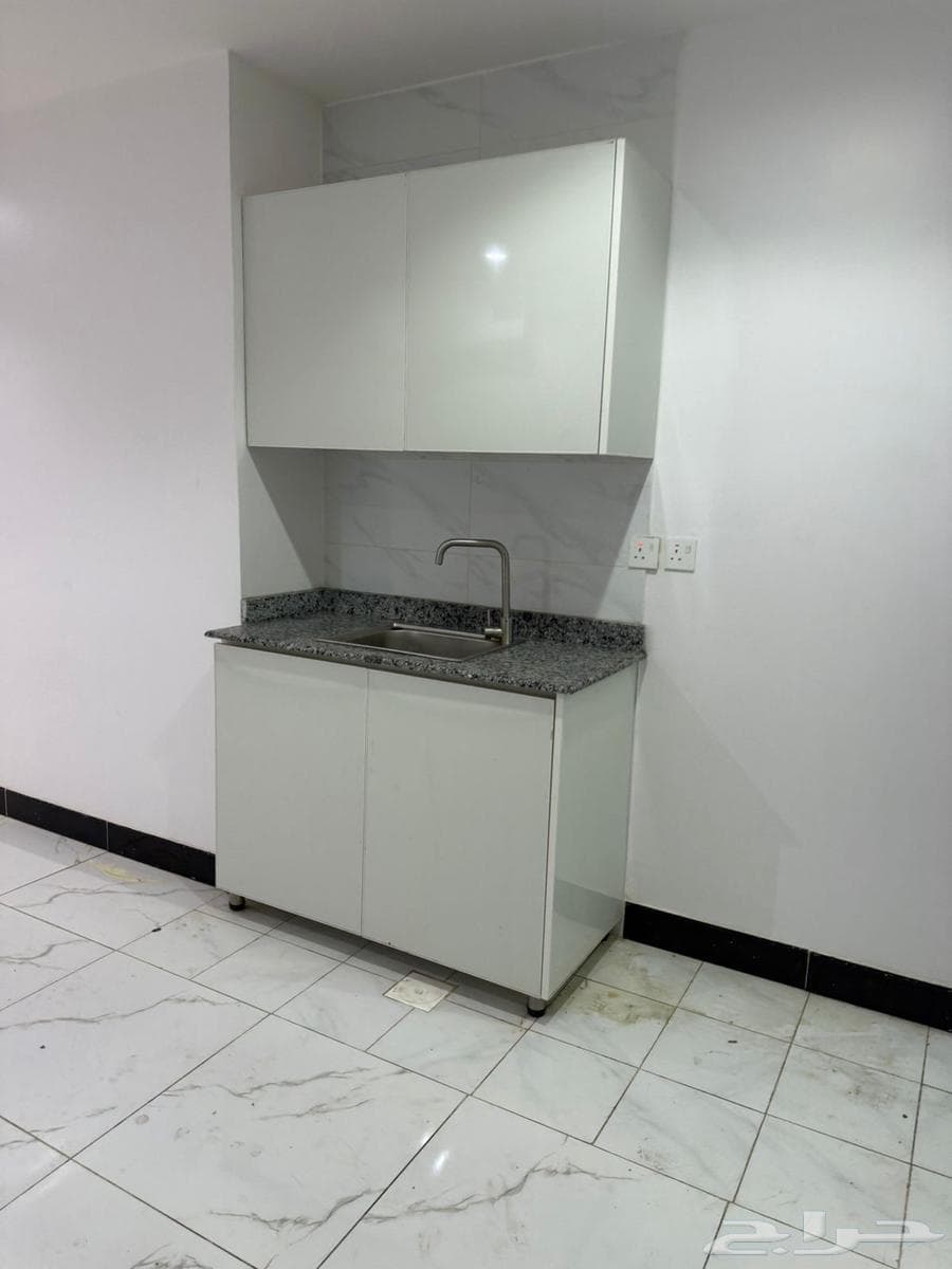 شقة 4 غرف في السعادة 1