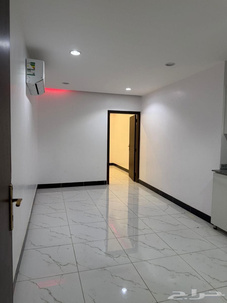 شقة 4 غرف في السعادة 3