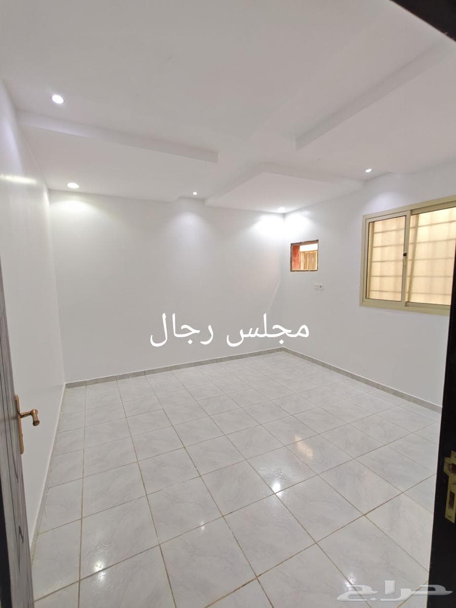 شقة 3 غرف في الرمال 1