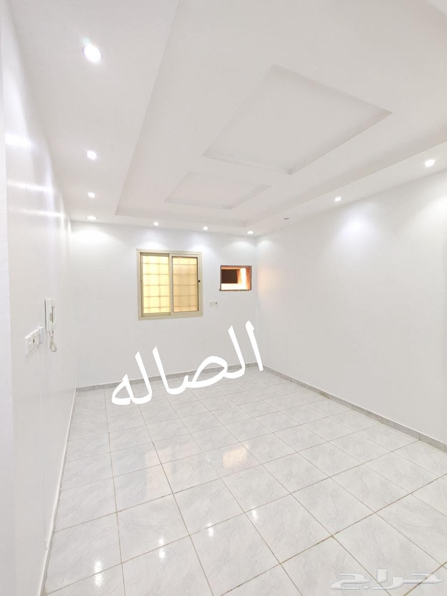 شقة 3 غرف في الرمال 4