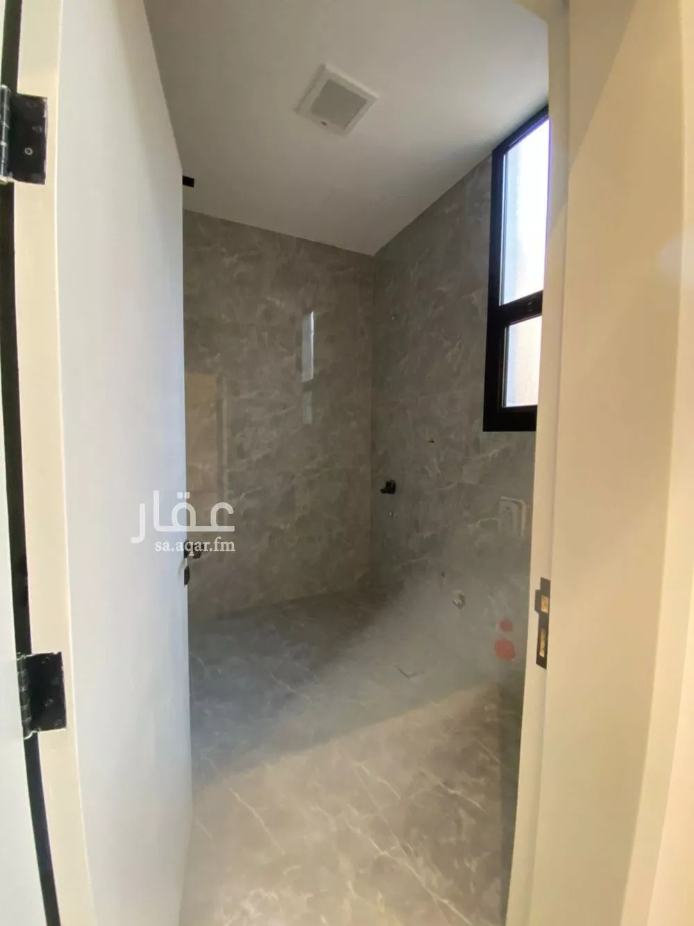 فيلا 6 غرف في الملك فيصل 11