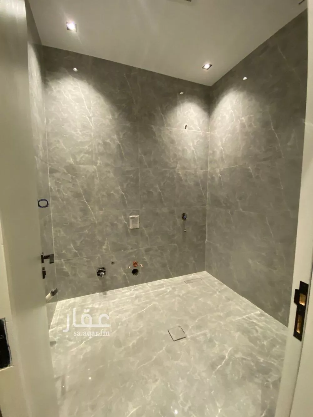 فيلا 6 غرف في الملك فيصل 13