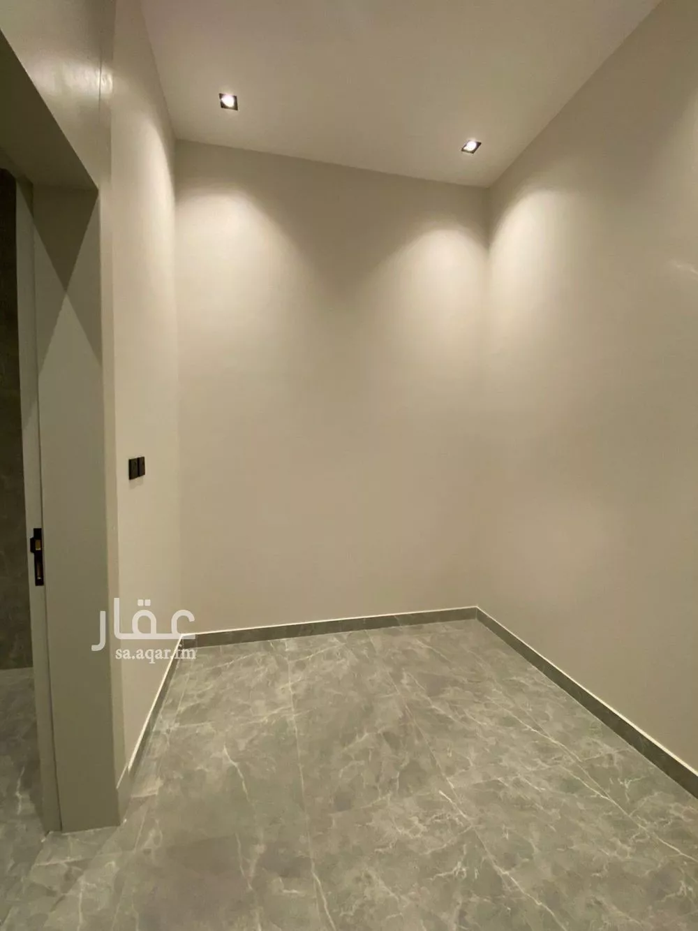 فيلا 6 غرف في الملك فيصل 9