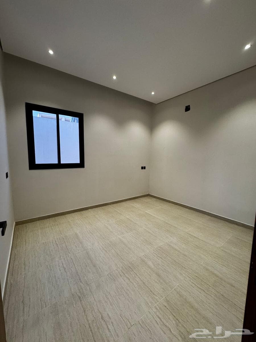 شقة 3 غرف في الرمال 1