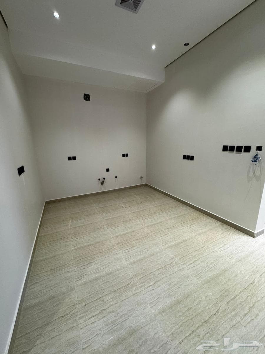 شقة 3 غرف في الرمال 2