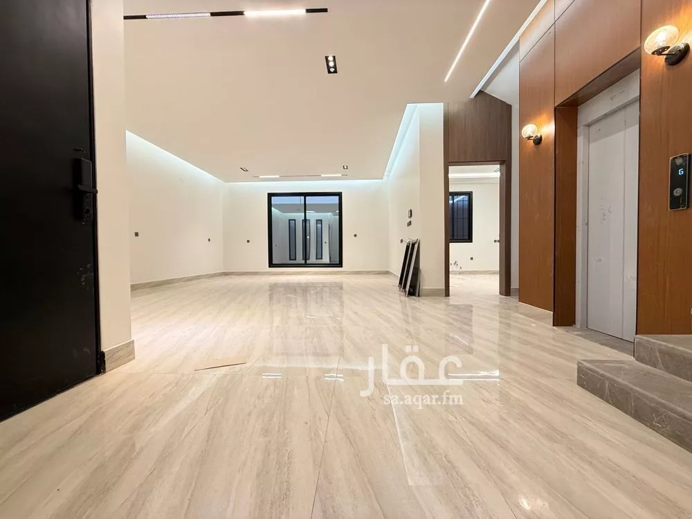 5 bedroom villa in Al Rimal 4
