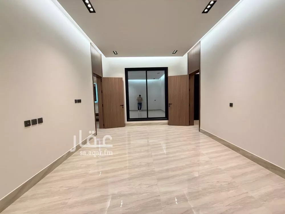 5 bedroom villa in Al Rimal 8