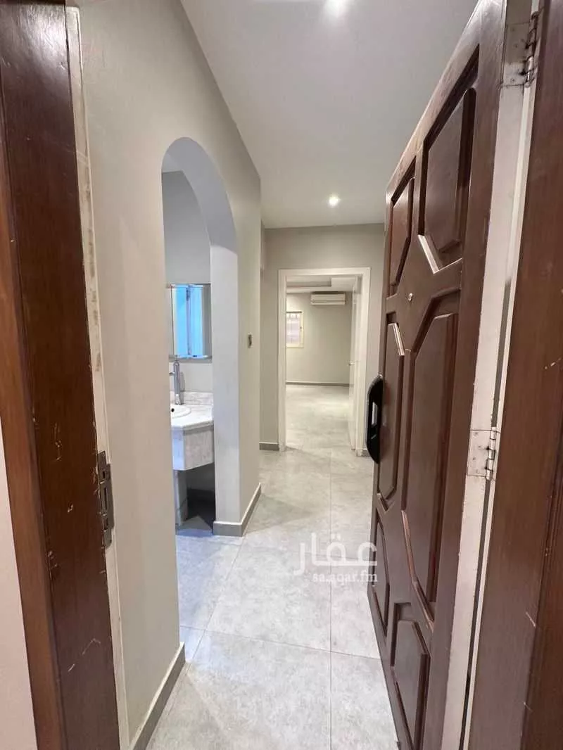 شقة 4 غرف في الملقا 4