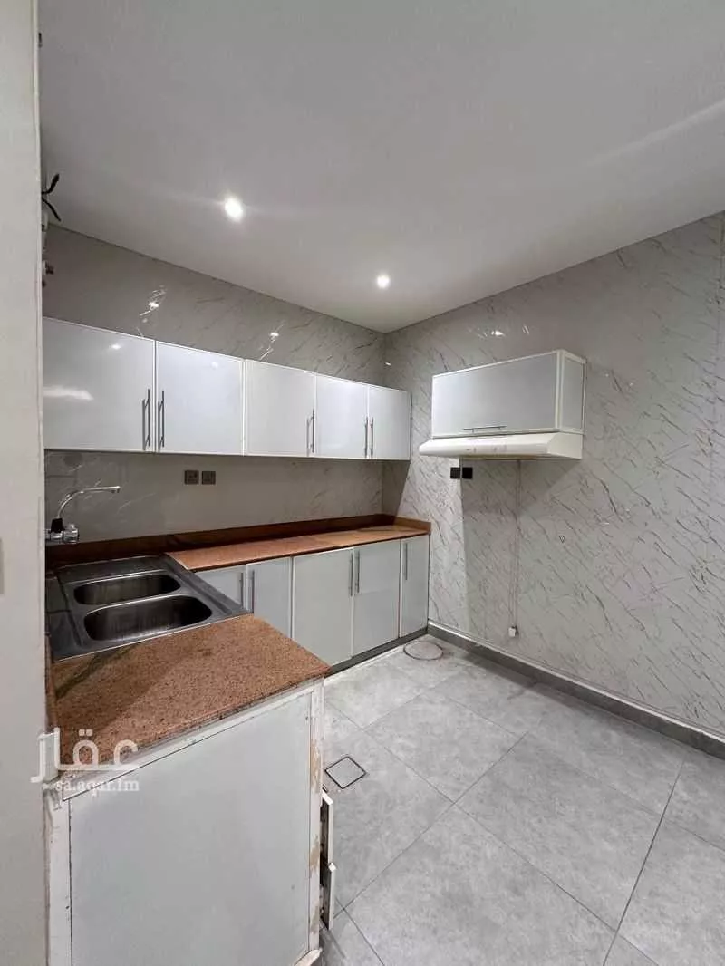 شقة 4 غرف في الملقا 5