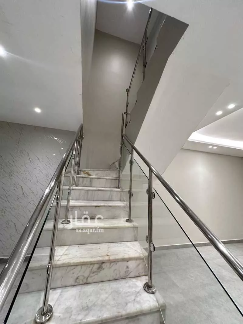 شقة 4 غرف في الملقا 8