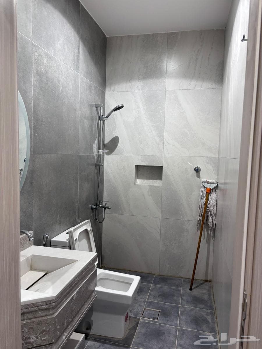 شقة 2 غرف في المرجان 5