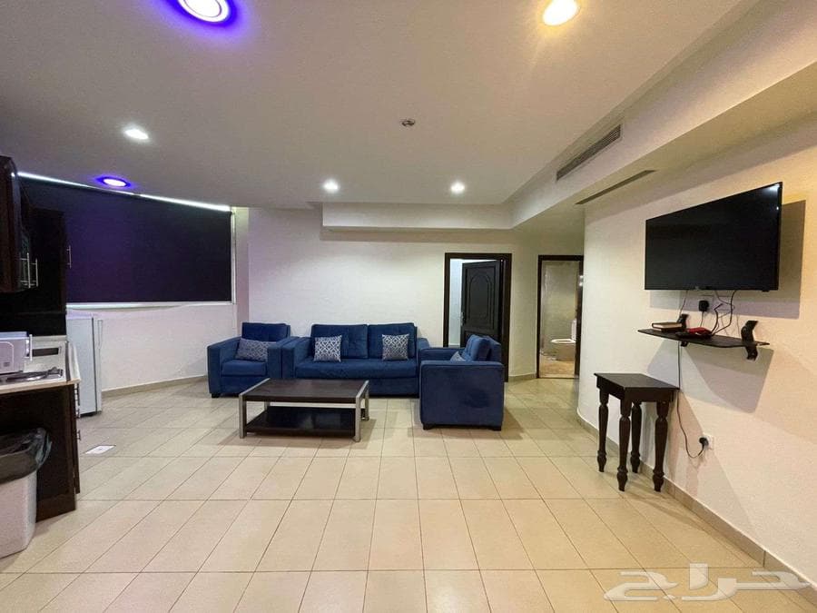 شقة 1 غرف في الرويس 3