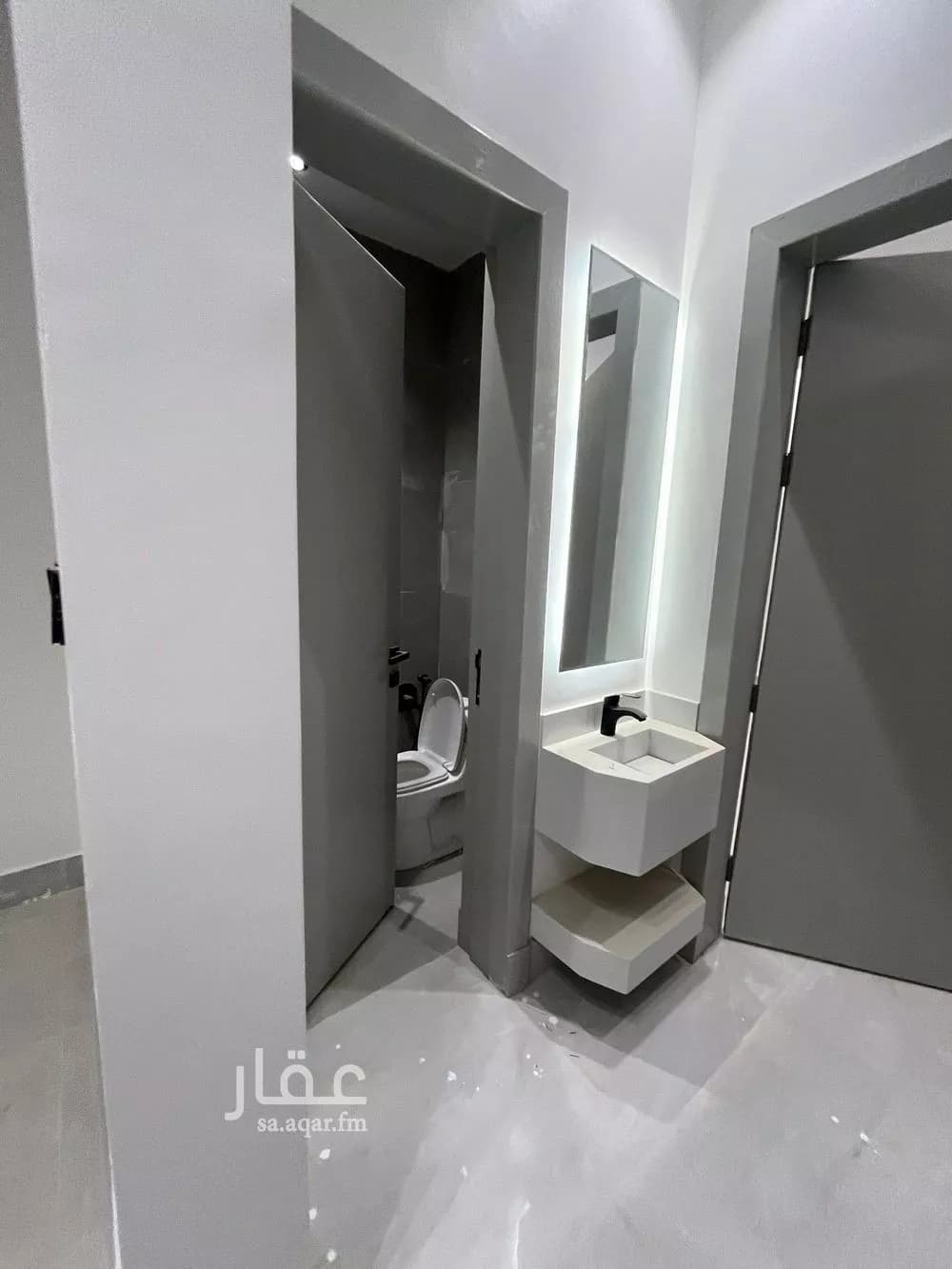 شقة 5 غرف في الجنادرية 1