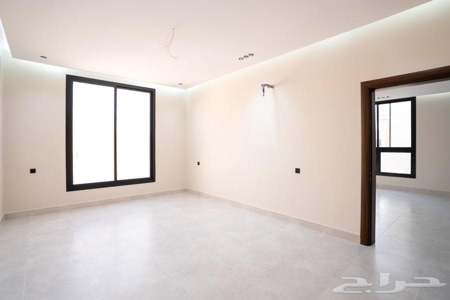 شقة 4 غرف في الروضة 2