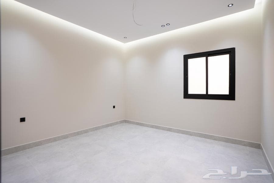 شقة 4 غرف في الروضة 3