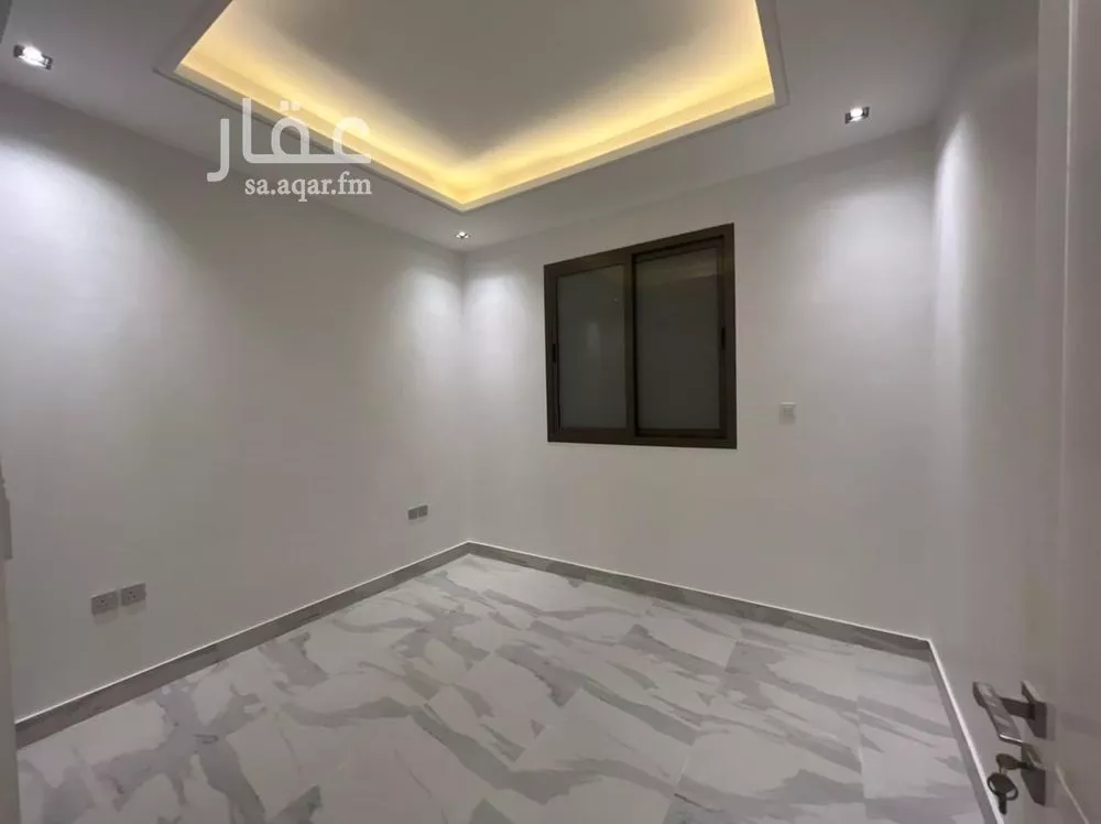 شقة 3 غرف في الملقا 4