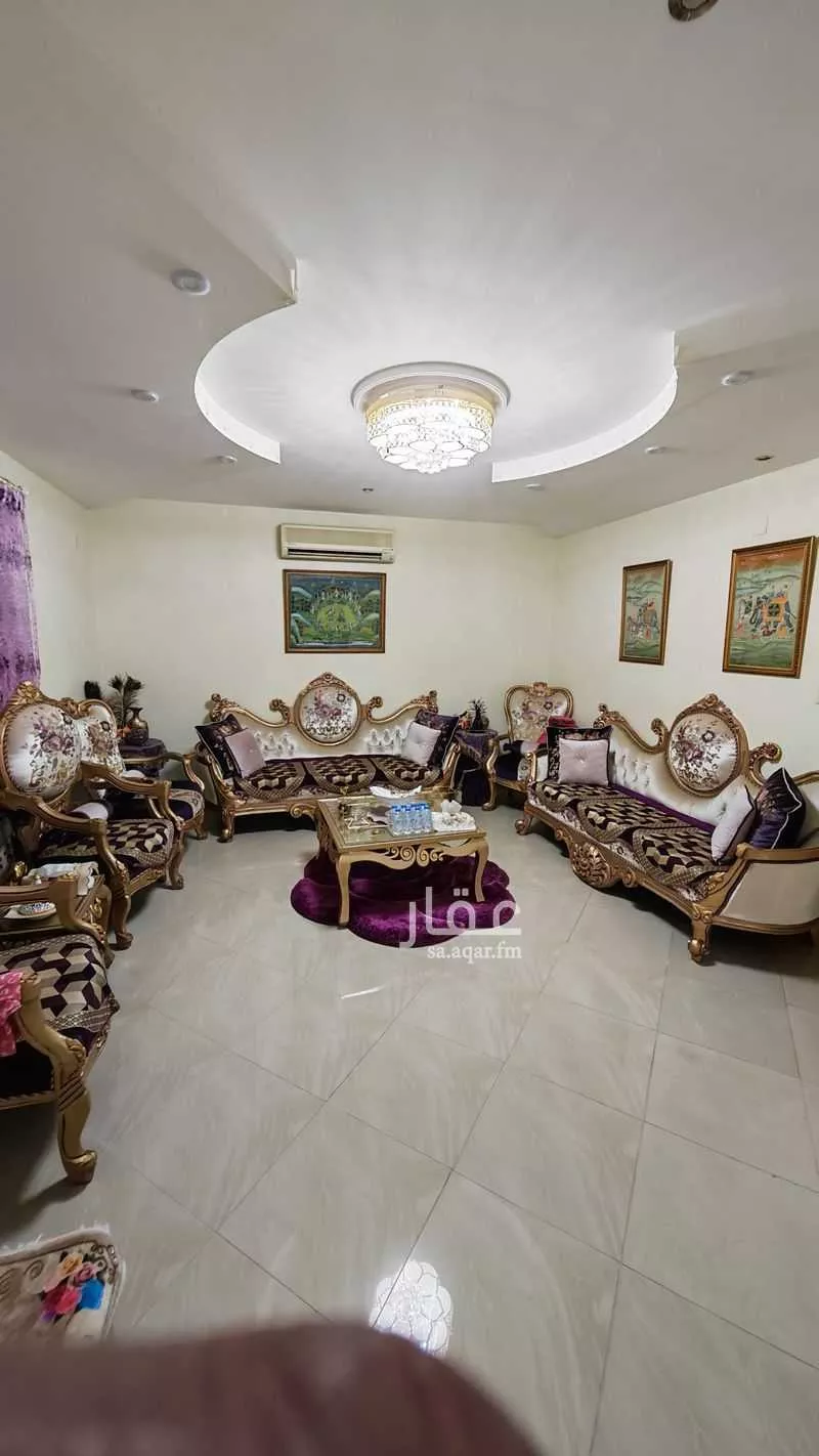 شقة  في الرويس 4