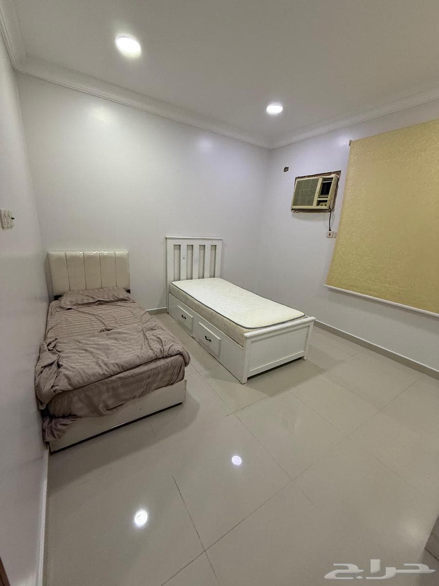 شقة 4 غرف في النايفية 4