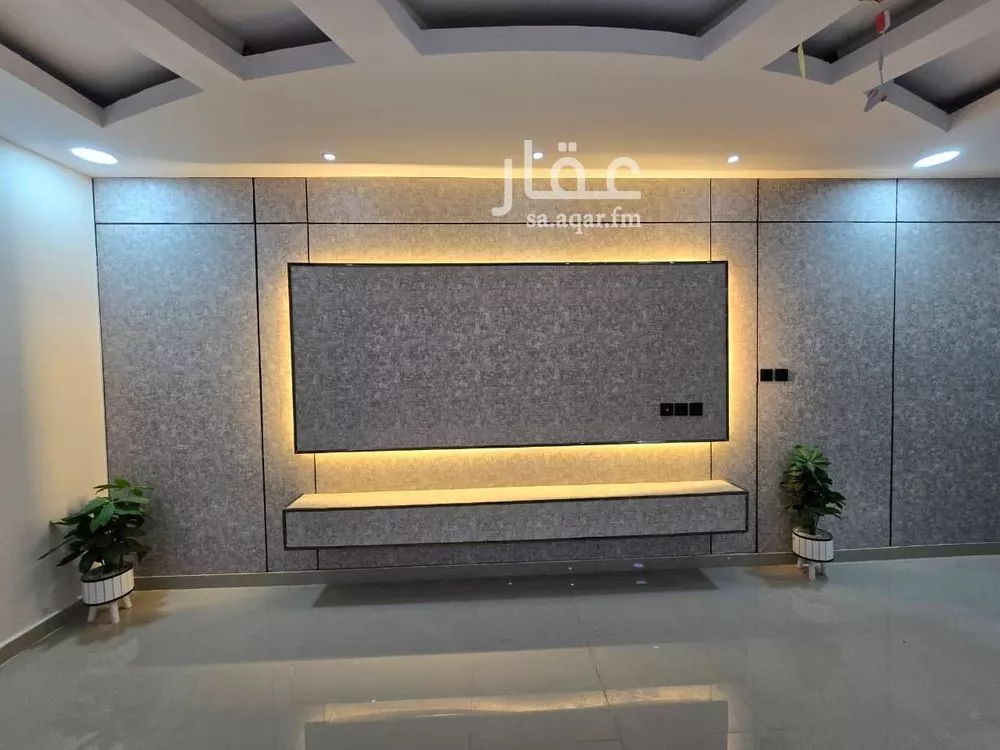 شقة 5 غرف في ضاحية الملك فهد 1