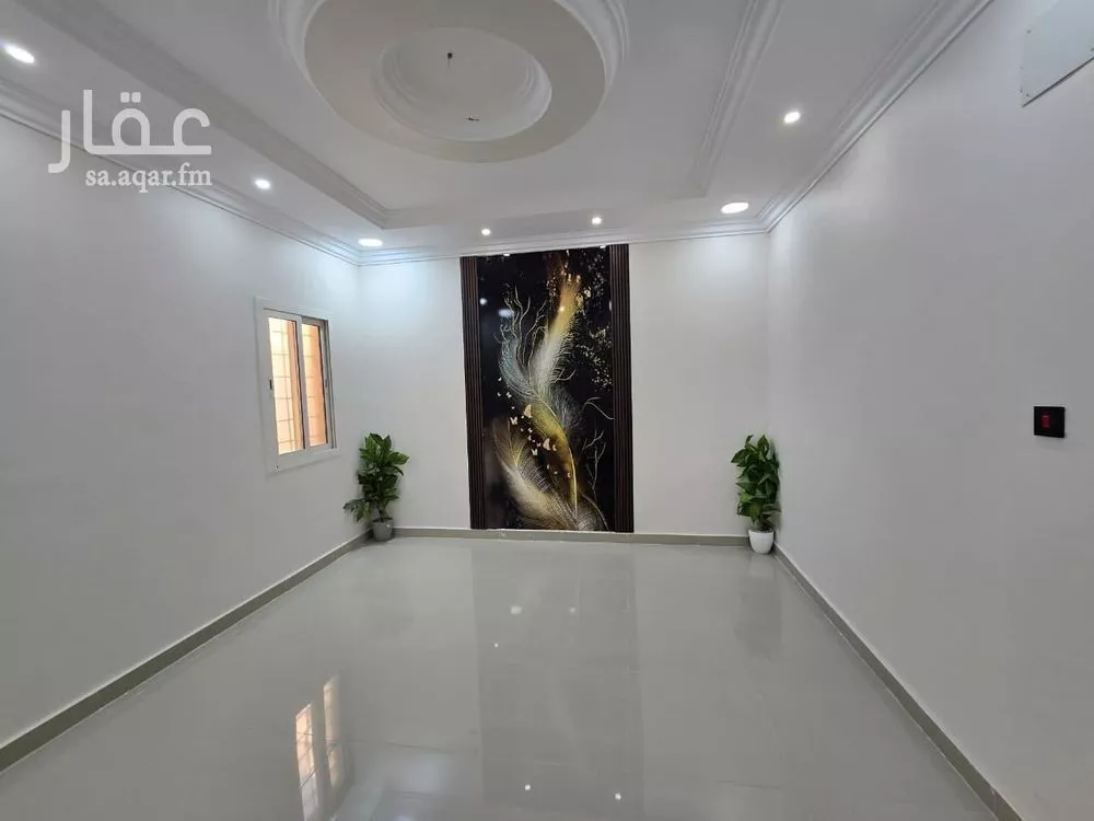 شقة 5 غرف في ضاحية الملك فهد 2